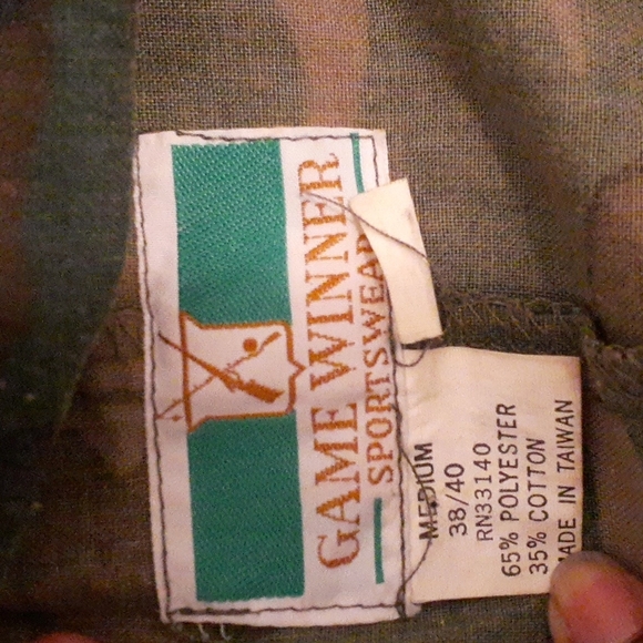 Game Winner Sportswear Camo Coveralls Jumpsuit SIZE M Hunting Outdoor - Picture 2 of 5